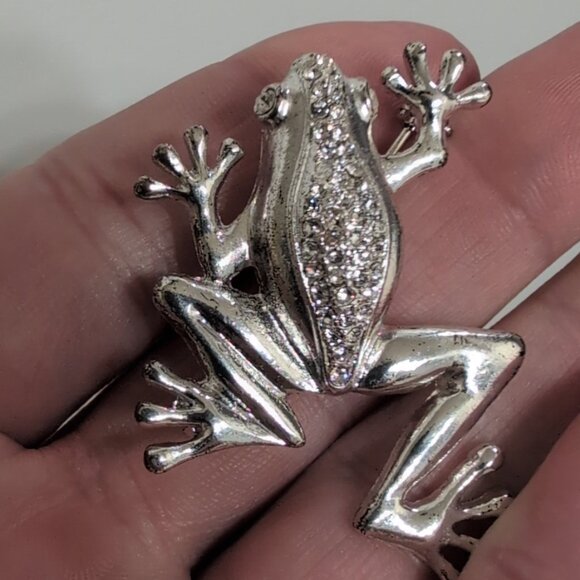 Jewelry - Rhinestone & Silver Frog Toad Brooch